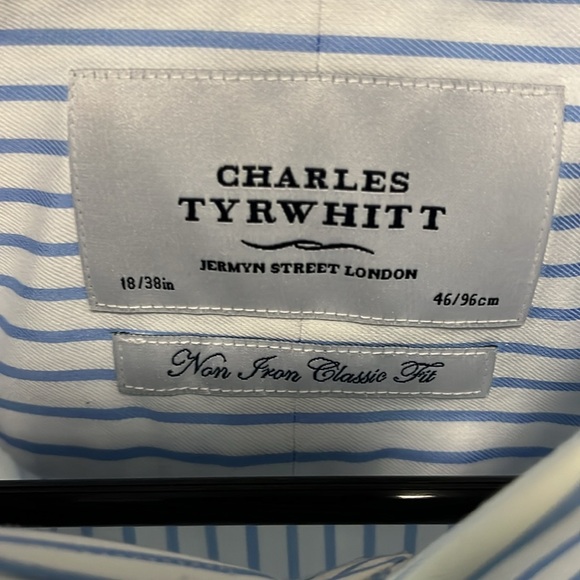Charles Tyrwhitt Classic Fit Non-Iron Dress Shirt. White blue stripe. 18 neck - Picture 2 of 8